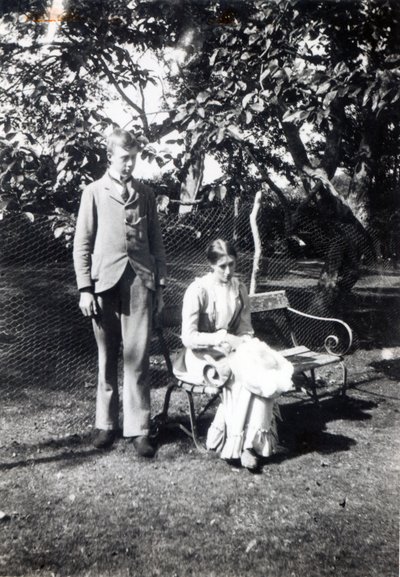 Adrian en Virginia Stephen, 1900 door English Photographer