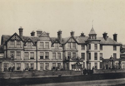 Aldeburgh, Wentworth Castle Hotel (zwart-wit foto) door English Photographer