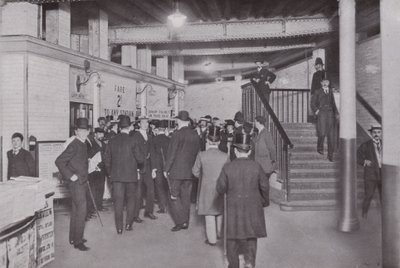 Bij het Bank Station van de Central London Railway, Ingang door English Photographer