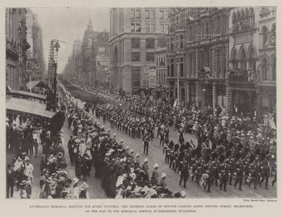 Australische herdenkingsdienst voor koningin Victoria, de keizerlijke erewacht passeert Collins Street, Melbourne, op weg naar de herdenkingsdienst in de tentoonstellingsgebouwen door English Photographer