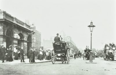 Baker Street Station, Marylebone Road, Westminster LB: kijkend naar het oosten bij Baker Street, 1895 door English Photographer