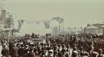 Blackwall Tunnel: praal als de Prins van Wales, later Koning Edward VII, en Prinses Alexandra de ceremoniële opening van de tunnel bijwonen, 1897 door English Photographer