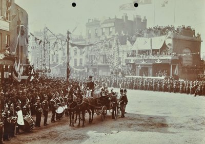 Blackwall Tunnel: praal als de Prins van Wales, later Koning Edward VII, en Prinses Alexandra de ceremoniële opening van de tunnel bijwonen, 1897 door English Photographer