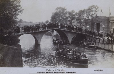 British Empire Exhibition, Wembley: Meer en Brug door English Photographer