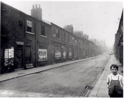 Byron Street, Leylands, Leeds, 14 augustus 1935 door English Photographer