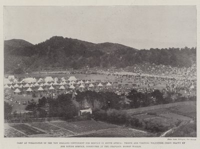 Kamp in Wellington van het Nieuw-Zeelandse contingent voor dienst in Zuid-Afrika, troepen en bezoekende vrijwilligerskorpsen opgesteld voor de kerkdienst, geleid door de kapelaan, bisschop Wallis door English Photographer