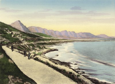 Kaapstad: Victoria Road en de Twaalf Apostelen door English Photographer