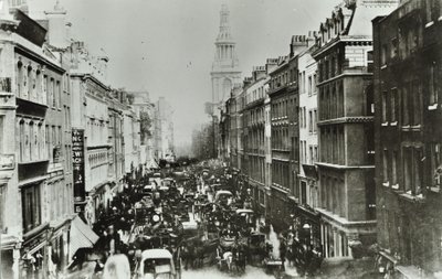 Cheapside, kijkend naar het oosten naar Bow Church, City of London, 1880 door English Photographer