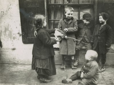 Kinderarmoede, Londen door English Photographer