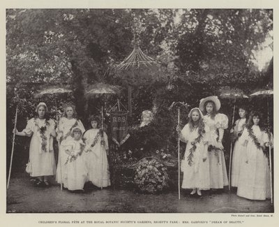 Kinderbloemenfeest in de tuinen van de Royal Botanic Society, Regents Park, Mrs Garfords droom van schoonheid door English Photographer
