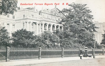 Cumberland Terrace in Regents Park door English Photographer