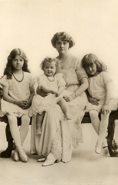 Daphne du Maurier als baby (z/w foto) door English Photographer