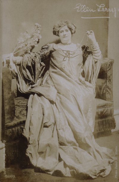 Ellen Terry door English Photographer