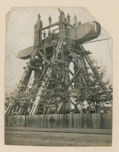Het oprichten van Cleopatras Naald op de Thames Embankment, 12 september 1878 door English Photographer
