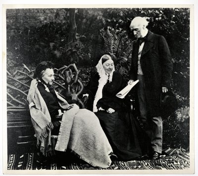 Florence Nightingale, Parthenope, Lady Verney en Sir Harry Verney bij Claydon House door English Photographer
