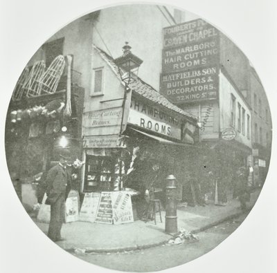 Fouberts Place, Westminster: bij Kingly Street, 1890 door English Photographer