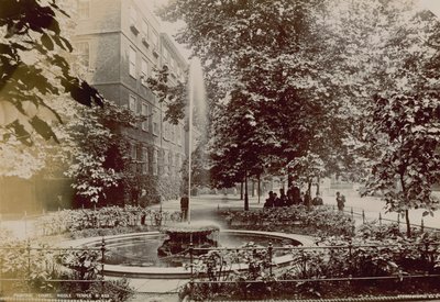Fountain Court in de Middle Temple door English Photographer