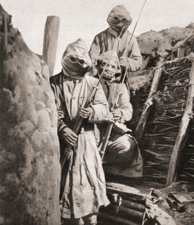 Franse infanteristen tijdens de Eerste Wereldoorlog met gasmaskers tegen Duitse gifgasaanvallen, uit The Illustrated War News, 1915 door English Photographer