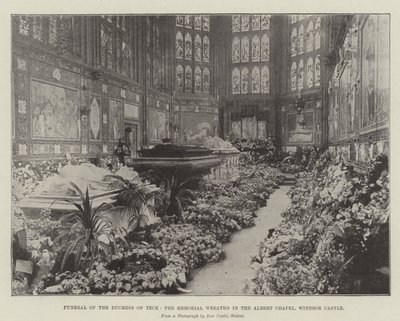 Begrafenis van de hertogin van Teck, de herdenkingskransen in de Albert Kapel, Windsor Kasteel door English Photographer