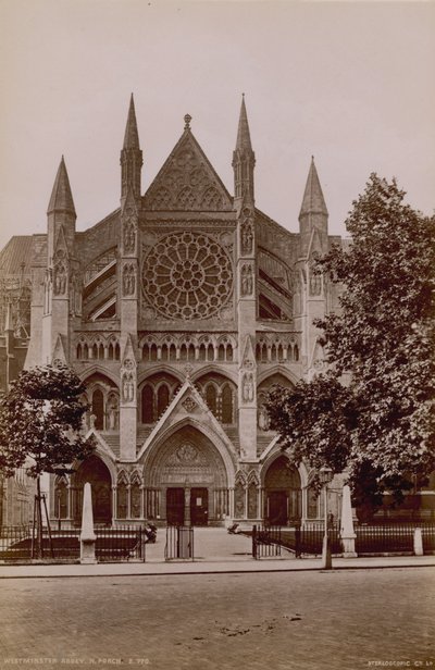 Algemeen uitzicht op de noordelijke portiek van Westminster Abbey door English Photographer