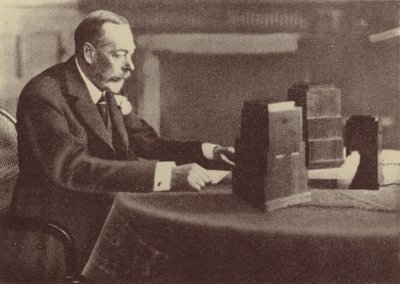 George V zendt zijn kerstboodschap aan het Britse Gemenebest en Rijk uit door English Photographer
