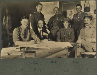Golt, Tucker, Bull, Aikens, Bragg en Parijs, ca. 1916 door English Photographer