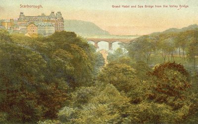 Grand Hotel en brug, Scarborough door English Photographer