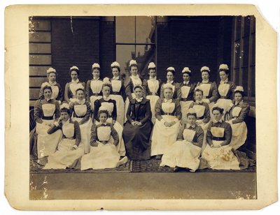 Groepsportret van medisch personeel van St. Thomass Hospital door English Photographer