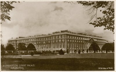 Hampton Court Palace, Zuid- en Oostgevels door English Photographer