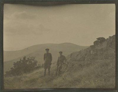 Harold Roper Robinson en William Lawrence Bragg, Vogezen, herfst 1915 door English Photographer