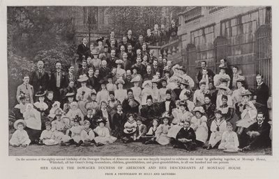 Hare Genade de weduwe hertogin van Abercorn en haar nakomelingen in Montagu House door English Photographer