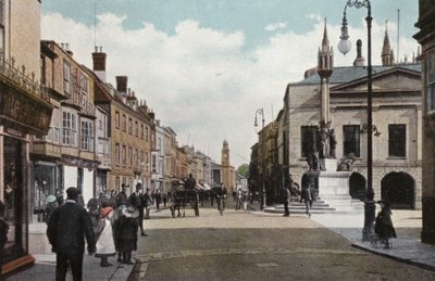 Hoofdstraat en Queen Victoria Memorial, Newport door English Photographer
