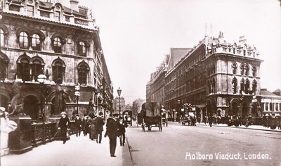 Holborn Viaduct door English Photographer