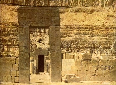 Heilige der Heiligen in de Tempel van El Bahri, Egypte. door English Photographer