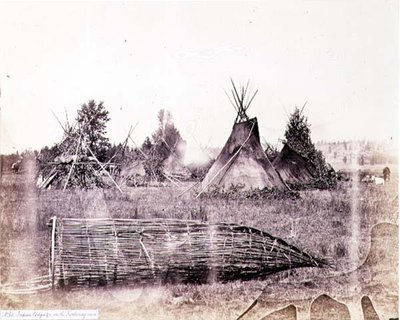 Indianenlodges aan de Kootenay-rivier, gefotografeerd door de Royal Engineers op de negenenveertigste parallel door English Photographer