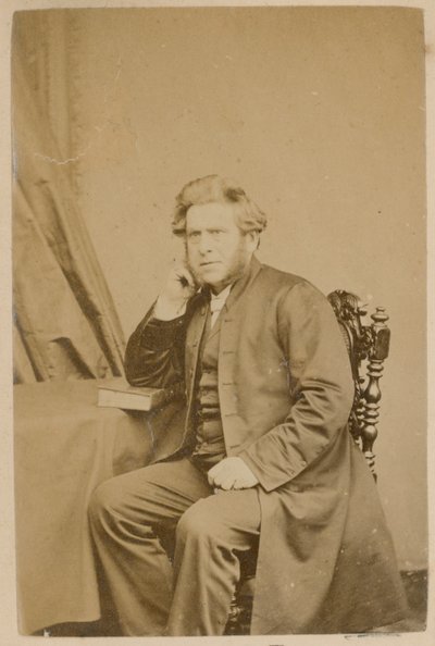 J C Miller, predikant van Greenwich door English Photographer