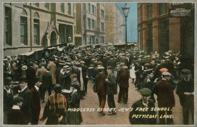 Jews Free School, Middlesex Street, Petticoat Lane, Londen door English Photographer