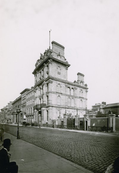 Junior Naval and Military Club, Londen door English Photographer