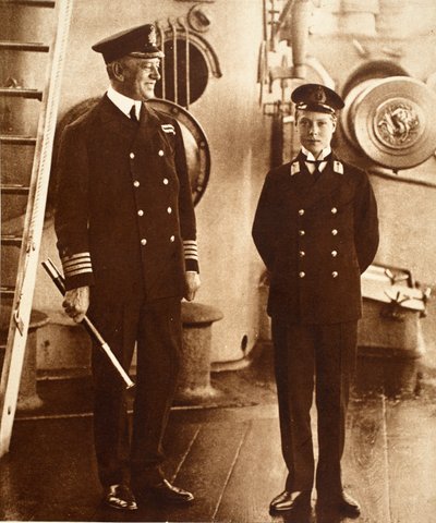 Koning Edward VIII als adelborst op H.M.S. Hindustan, 1910 door English Photographer