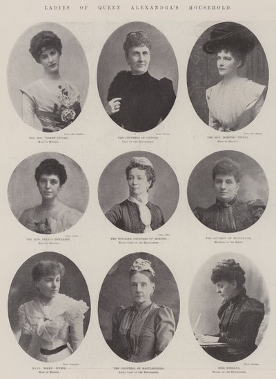 Dames van het Huishouden van Koningin Alexandra door English Photographer