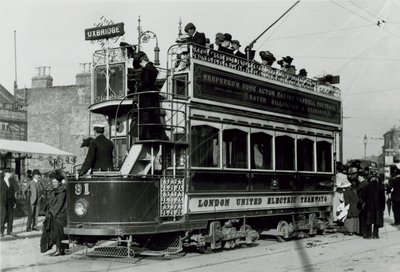 London United Electric Tramways door English Photographer
