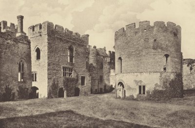 Ludlow Castle, Binnenhof en Ronde Kapel door English Photographer