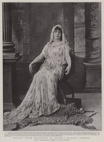 Madame Sarah Bernhardt in Racines tragedie Phedre door English Photographer