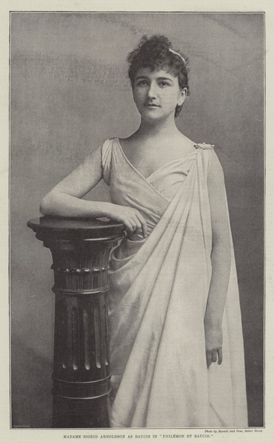Madame Sigrid Arnoldson als Baucis in Philemon et Baucis door English Photographer