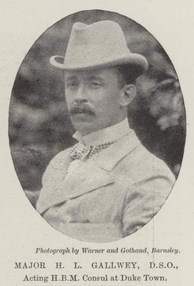 Majoor H L Gallwey, DSO, waarnemend HBM-consul in Duke Town door English Photographer