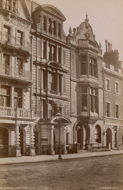 Marlborough Club, Londen door English Photographer