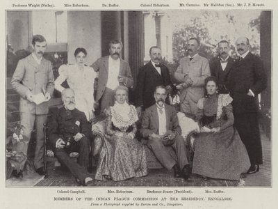 Leden van de Indiase Plague Commission in de Residentie, Bangalore door English Photographer