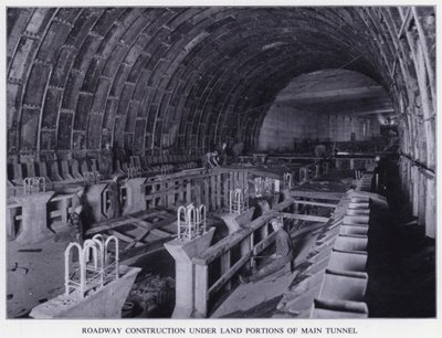 Mersey Tunnel: Wegconstructie onder Landgedeelten van de Hoofdtunnel door English Photographer