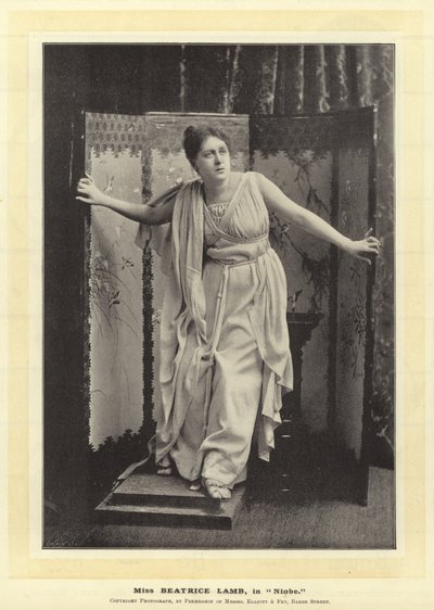 Miss Beatrice Lamb, in Niobe door English Photographer
