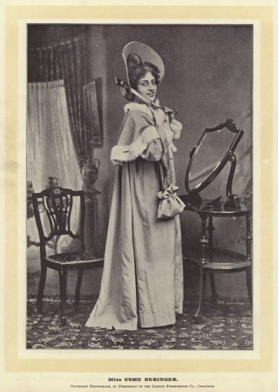 Miss Esme Beringer door English Photographer